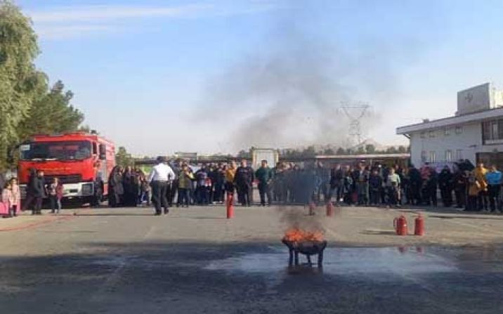 مانور خانوادگی زندگی در شرایط اضطراری توسط شهرداری قم برگزار شد مانور خانوادگی زندگی در شرایط اضطراری توسط شهرداری قم برگزار شد